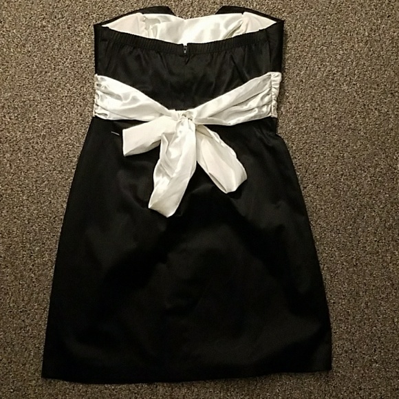 Dress - Picture 2 of 3